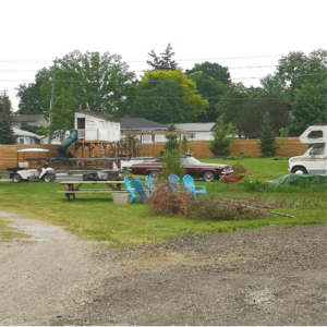 How to Deal with a Neighbor’s House & Yard Eyesore